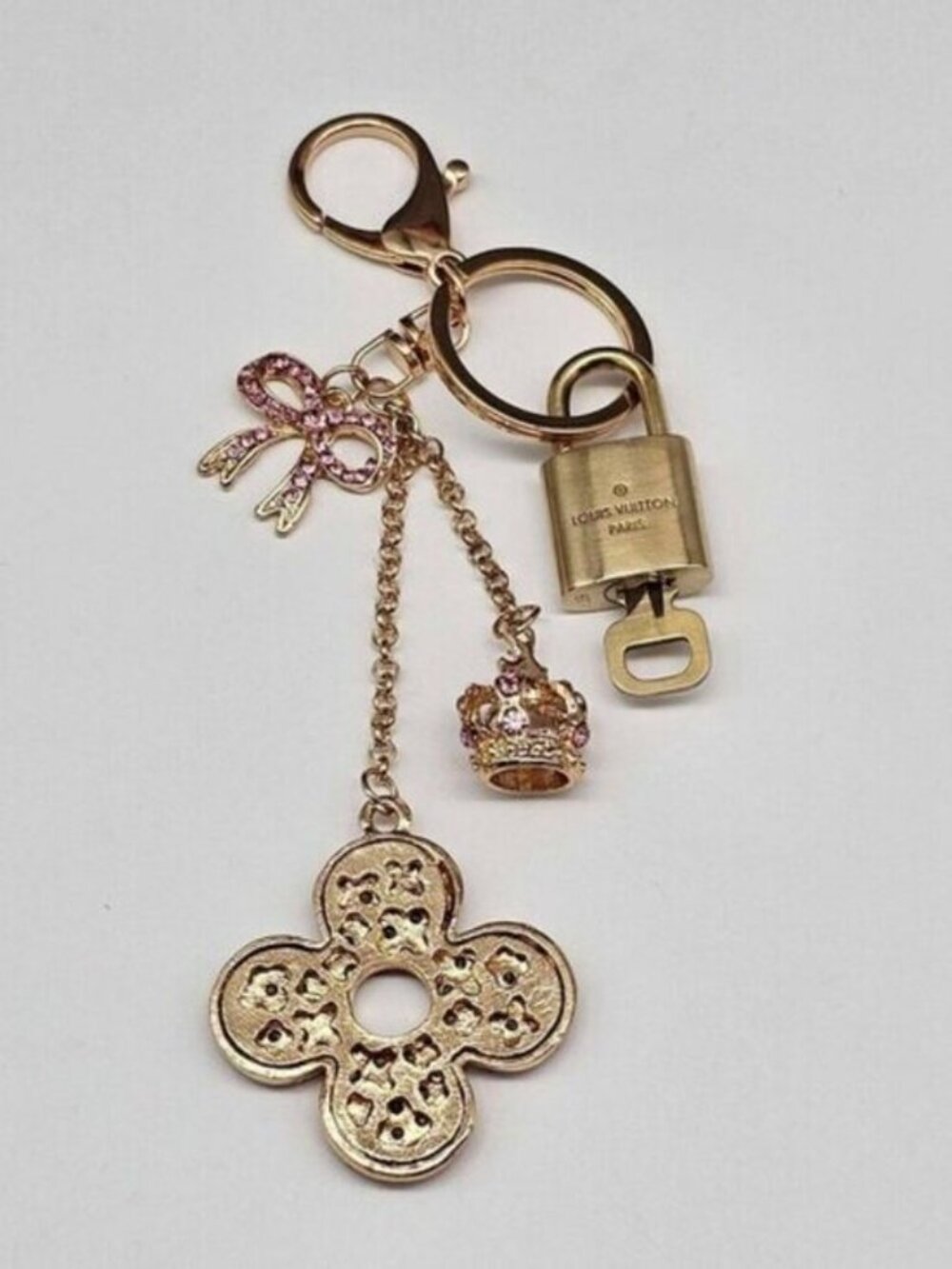 LV Authentic Gold Padlock 🔒 Key Set w/ Unbranded Flower Keychain Charm - Picture 6 of 9